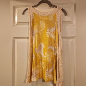 Rose And Okive Yellow Paisley Rayon Long Sleeveless Blouse Size Small